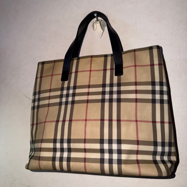 버버리 노바체크 PVC 토트백