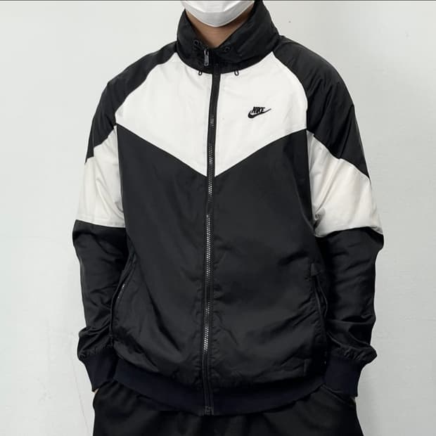 나이키 빅스우시 오레오 배색 윈드러너 바람막이