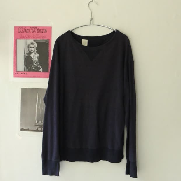 엔할리우드 네이비 스웻셔츠 롱슬리브