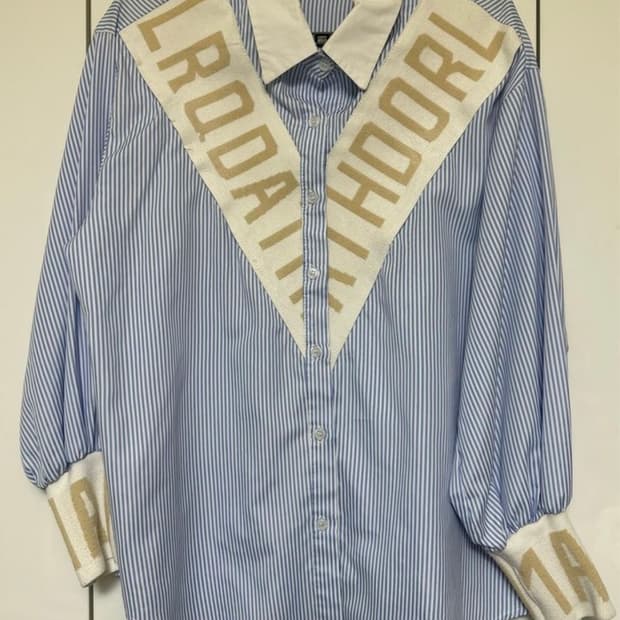 스트라이프 패턴 셔츠