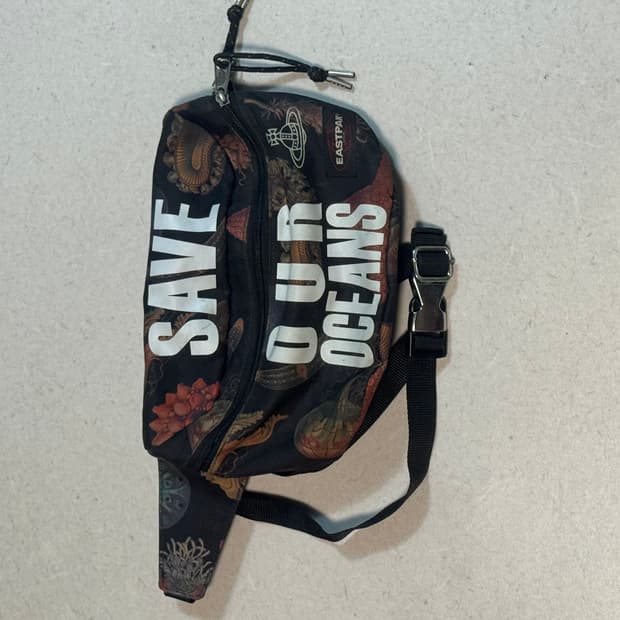 이스트팩 x 비비안웨스트우드 웨이스트백