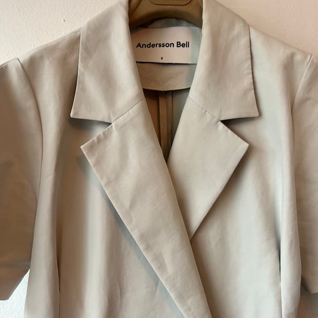 앤더슨벨 여성 카키베이지 벨티드원피스 반팔원피스 