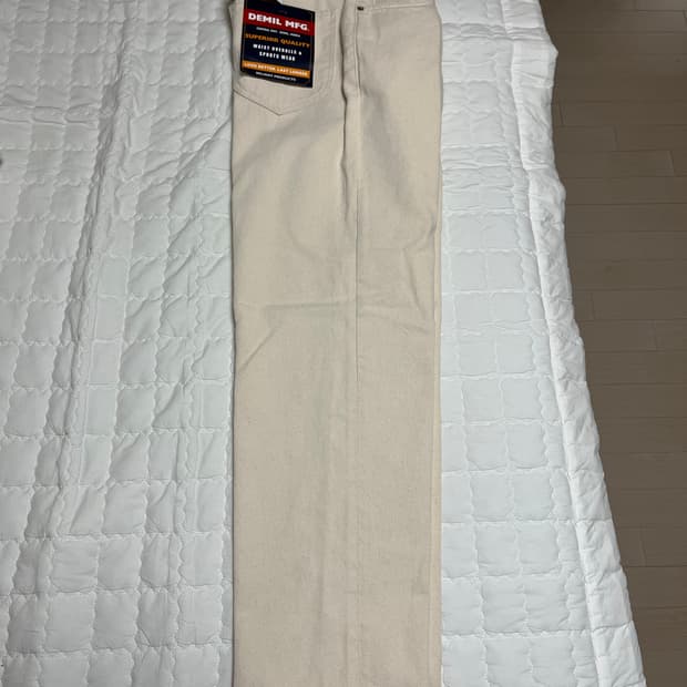 데밀 lot.026 할리우드 오프화이트 34 팝니다