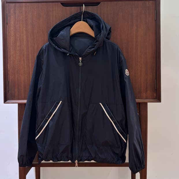 몽클레어 바람막이