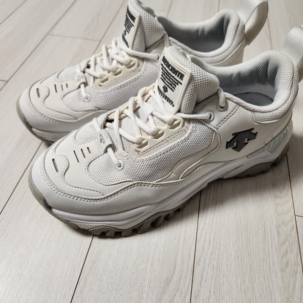 데상트 운동화 TURBO-X LOW (터보-엑스 로우) 베이지 (S922