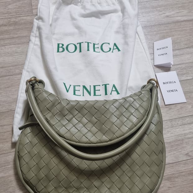 보테가베네타 제멜리 M사이즈