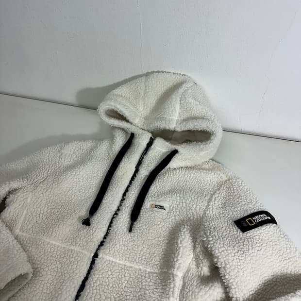 S 내셔널지오그래픽 화이트 완장 뽀글이 후리스 후드집업