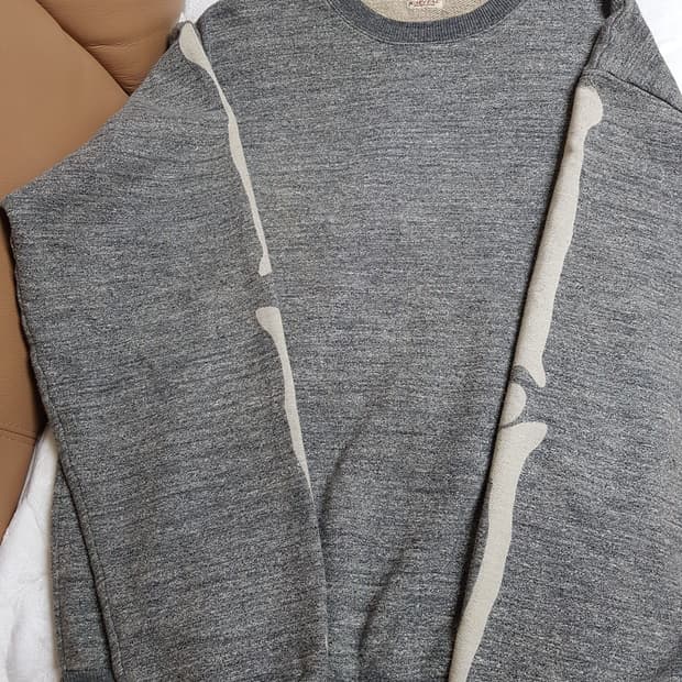 캐피탈 본 맨투맨 티셔츠 그레이