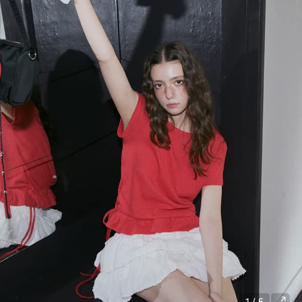 렌세 Eyelet Frill Half T-shirt Red
