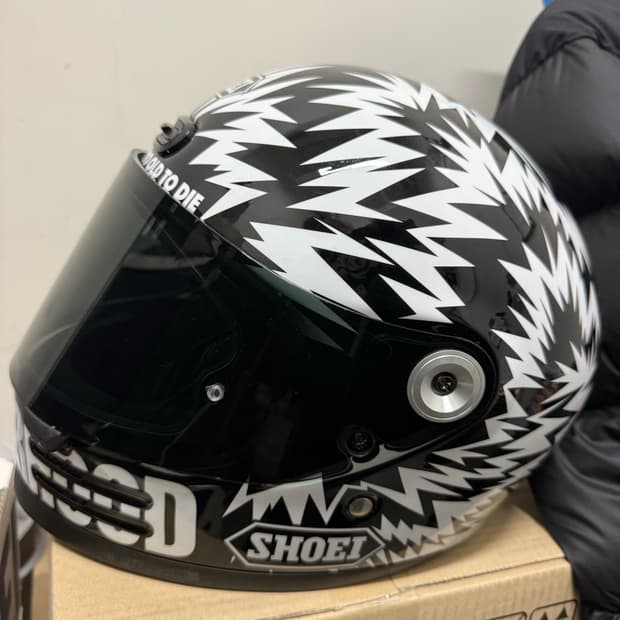 네이버후드 DSC 쇼에이 글램스터 M 헬멧