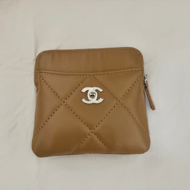 샤넬 빈티지 업사이클링 램스킨 지갑