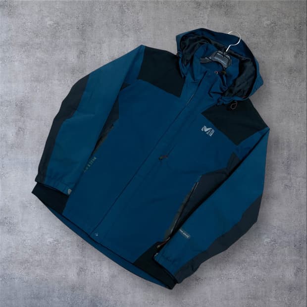 밀레 스몰 로고 네이비 바람막이