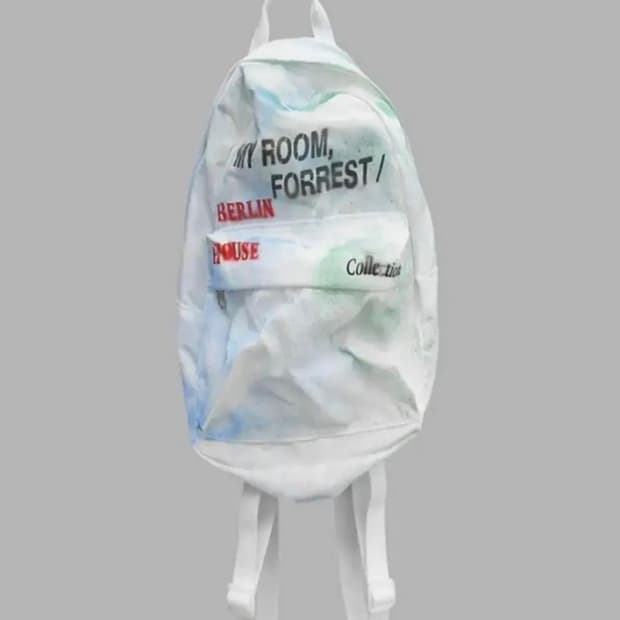 뮤지엄비지터 스프레이 백팩