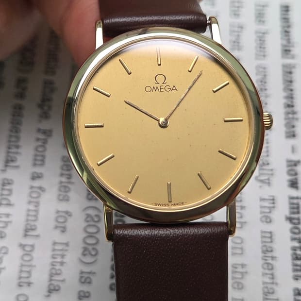 빈티지 오메가 드빌 오리지널 샴골판 논데이트 슬림쿼츠 (일자형 러그 ve