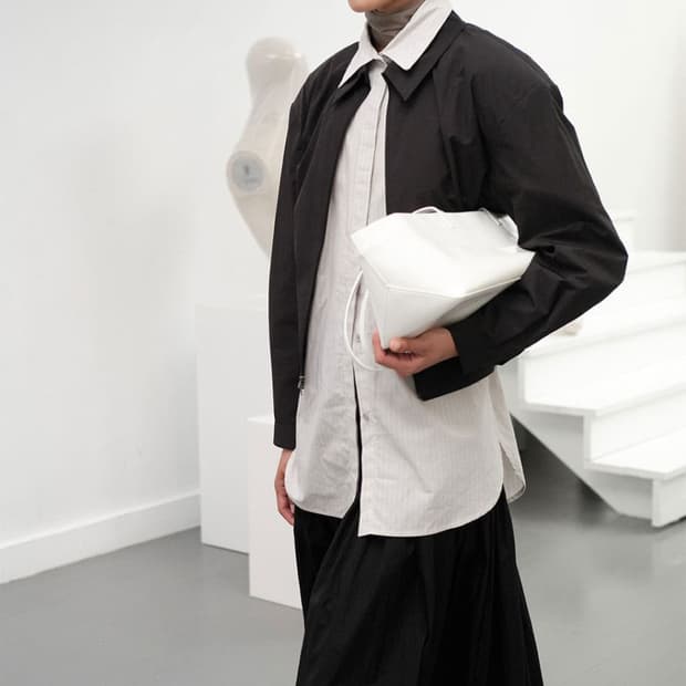 새제품) 아모멘토 25ss 스트라이프 셔츠 os