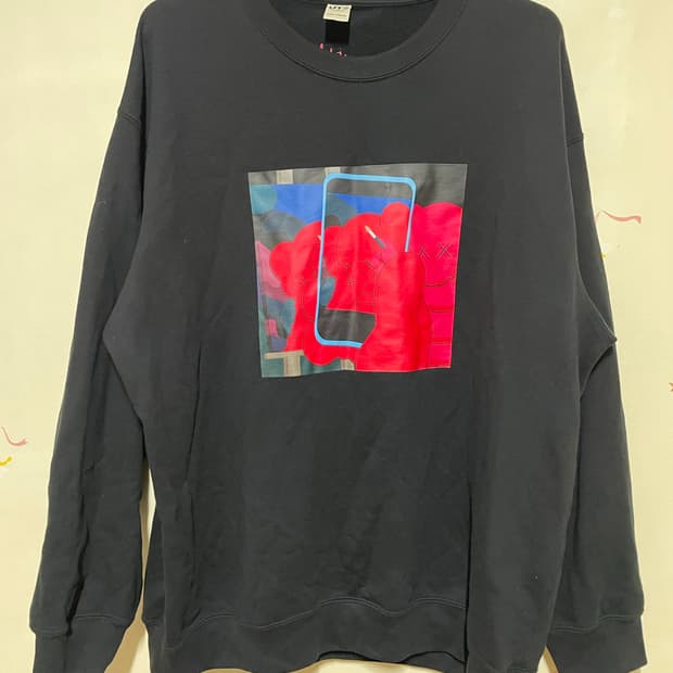 유니클로 KAWS X Warhol 맨투맨