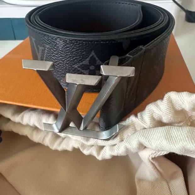 루이비통 LV 이니셜 벨트 블랙