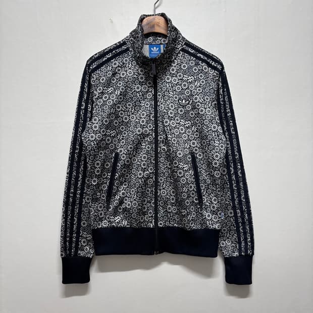 아디다스 플라워 패턴 트랙탑