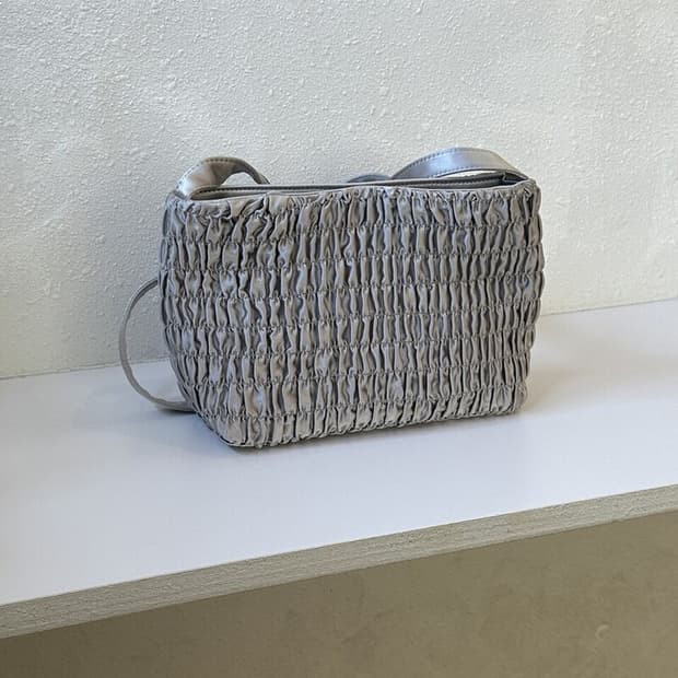 (새상품) 하이 home of hai 밀리백 크로스백 실버