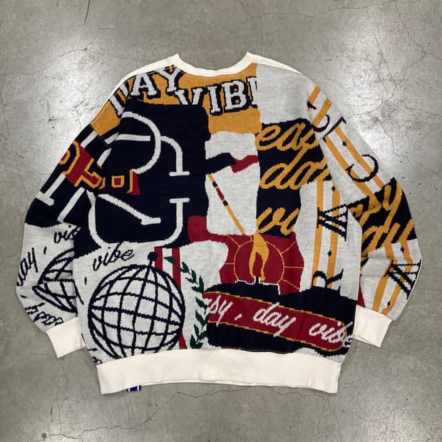 로맨틱크라운 E.D.V 하프자카드 크루넥 맨투맨