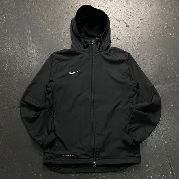 95-100 나이키 스톰핏 바람막이
