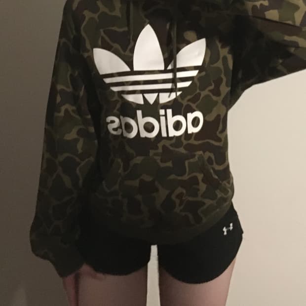 아디다스 카모 후드티