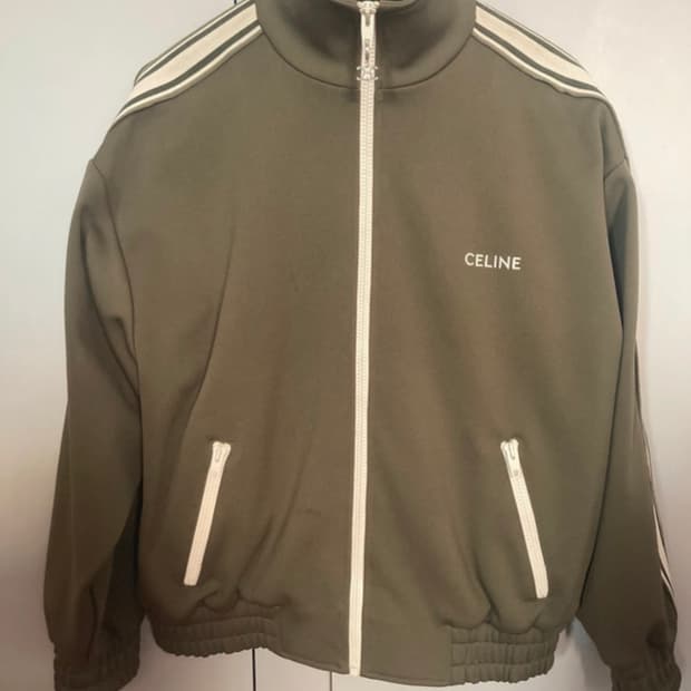 셀린느 카키 트랙탑 (정품)