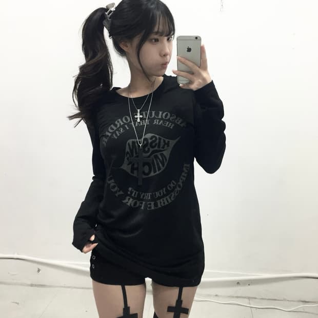 [JPN] 갸루 y2k 골드 참 키스마크 롱슬리브