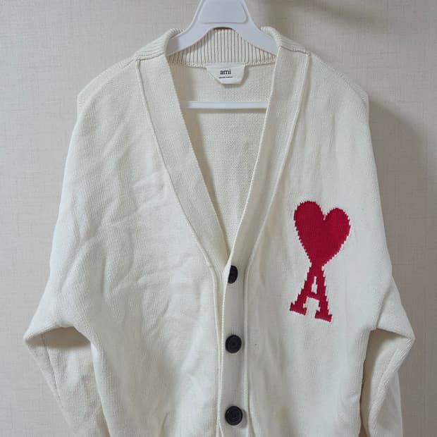 아미 빅하트 로고 가디건 