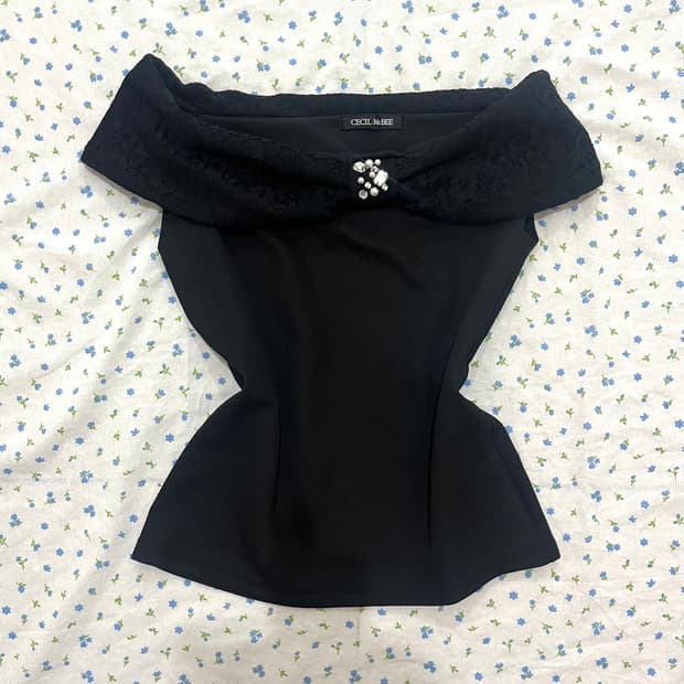 세실맥비 오네갸루 히메가루 오프숄더 리본탑 로걀탑 블라우스 빈티지 무채색