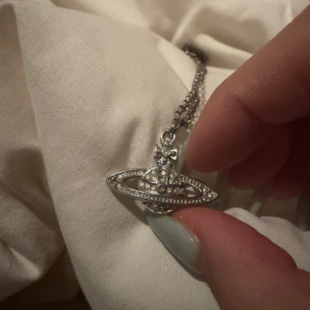 비비안 웨스트우드 목걸이