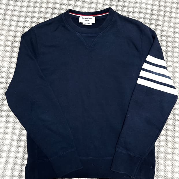 [4/새상품급] 26ss 톰브라운 사선완장 네이비 맨투맨