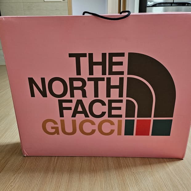 구찌노스페이스패딩