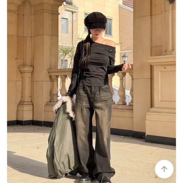 스터드 언발 원숄더 티셔츠 