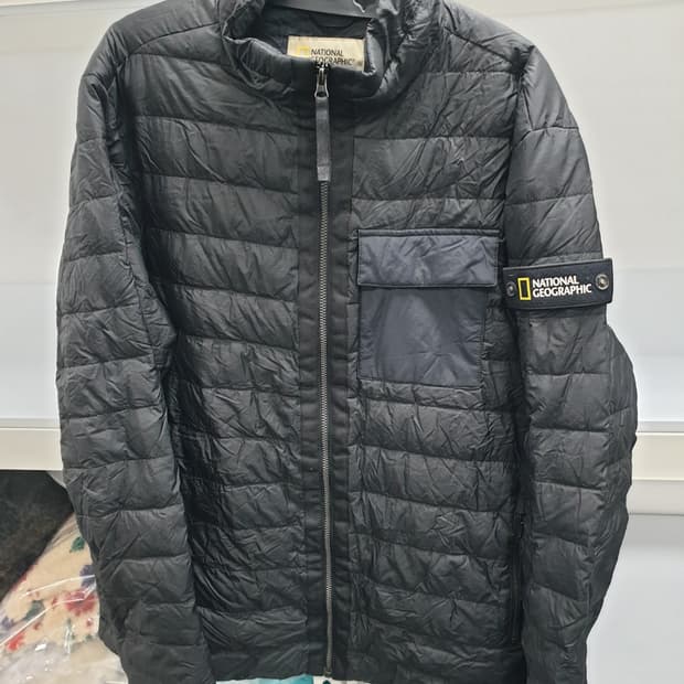 네셔널지오그래픽 정품 구스경량패딩 110사이즈 팝니다