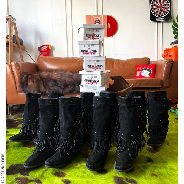 (US 7.5)Old MinneTonka Fringe Stud Boots