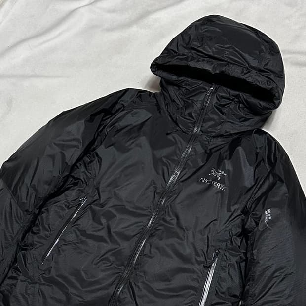 XS 아크테릭스 파이어비 고어텍스 블랙 패딩