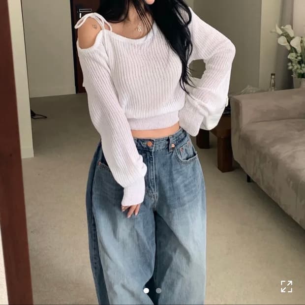 에이블리 부클 어깨트임 언발 끈 니트 긴팔 여리여리 오프숄더