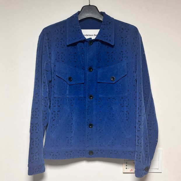 [M]앤더슨벨 펀칭 트러커 자켓 블루