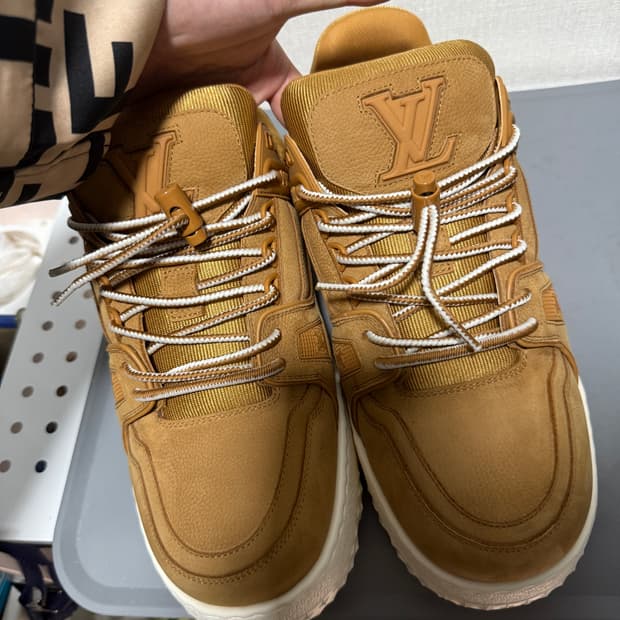 루이비통 맥시 브라운 스니커즈 7.5사이즈