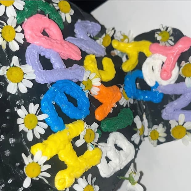 16프로맥스 케이스티파이 무라카미다카시 콜라보 폰케이스 핑크