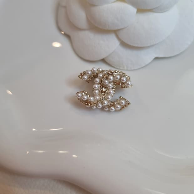 샤넬 꼬임진주 금장 미니 브로치 업사이클링