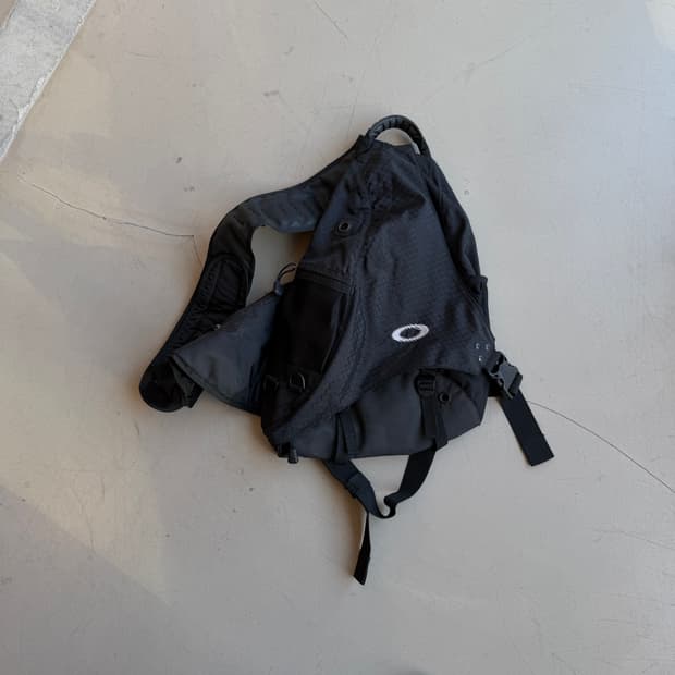 00s 오클리 아카이브 슬링백