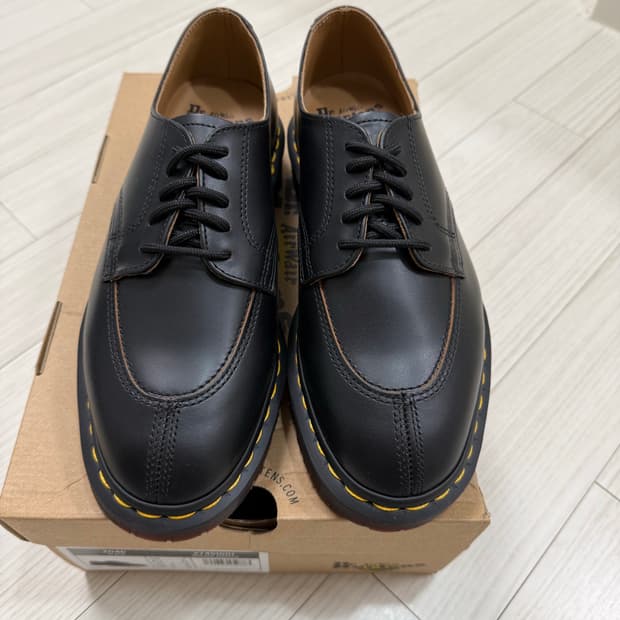 닥터마틴 2046 260 새상품