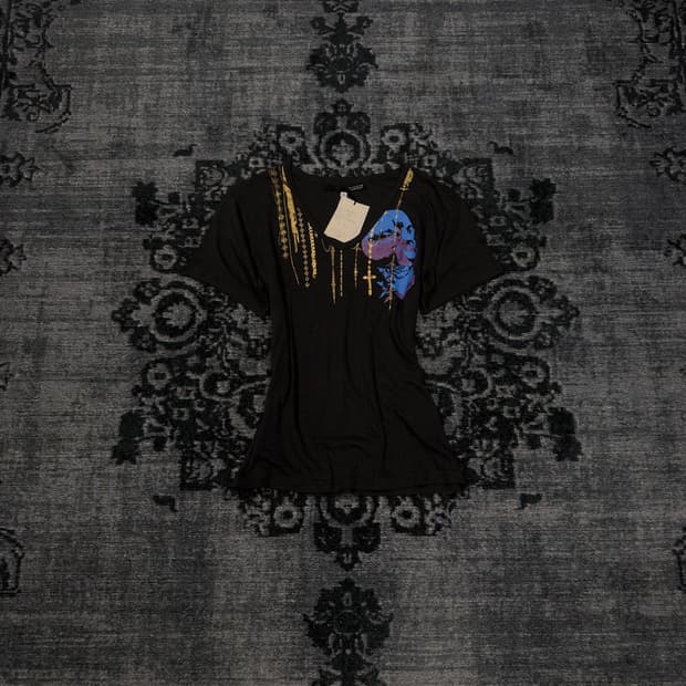 Exhibitionist 00s necklace printing top