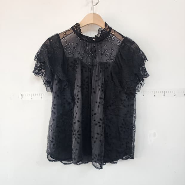 에고이스트 블랙 레이스 블라우스