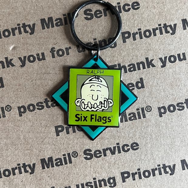 90s vtg Six Flags Ralph Keyring