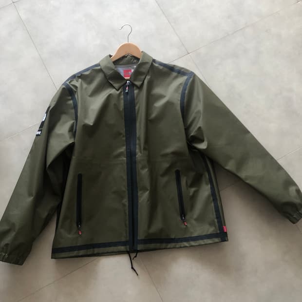 슈프림 노스페이스 테이프심 코치자켓