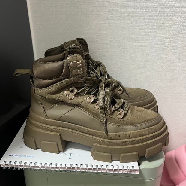 자라 카키색 워커 부츠 230