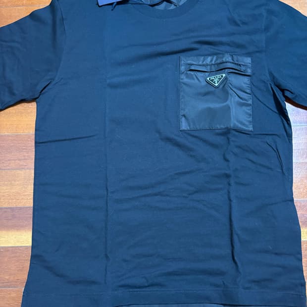 [새상품] 프라다 리나일론 티셔츠 L사이즈